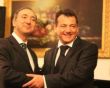 Hostitel (vpravo) s italským velvyslancem