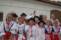 Nový domek aj s děckama (foto:rb)